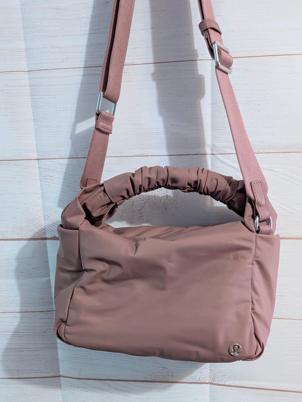 🆕 Lululemon Gathered Handle Dusty Rose Shoulder Bag 6L Like New Condition - Picture 12 of 13